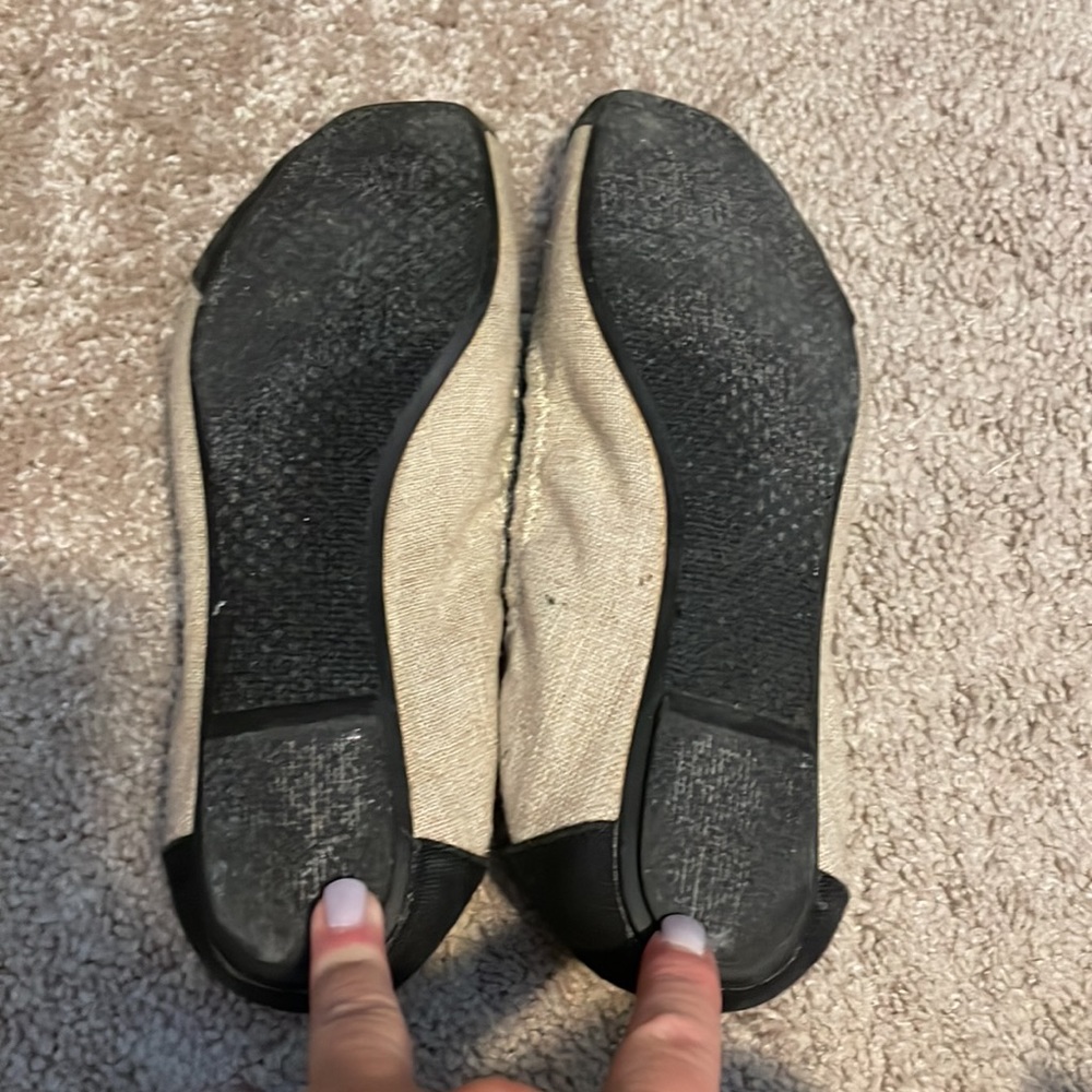 Toms Black and Tan Burlap Flat - Picture 2 of 3